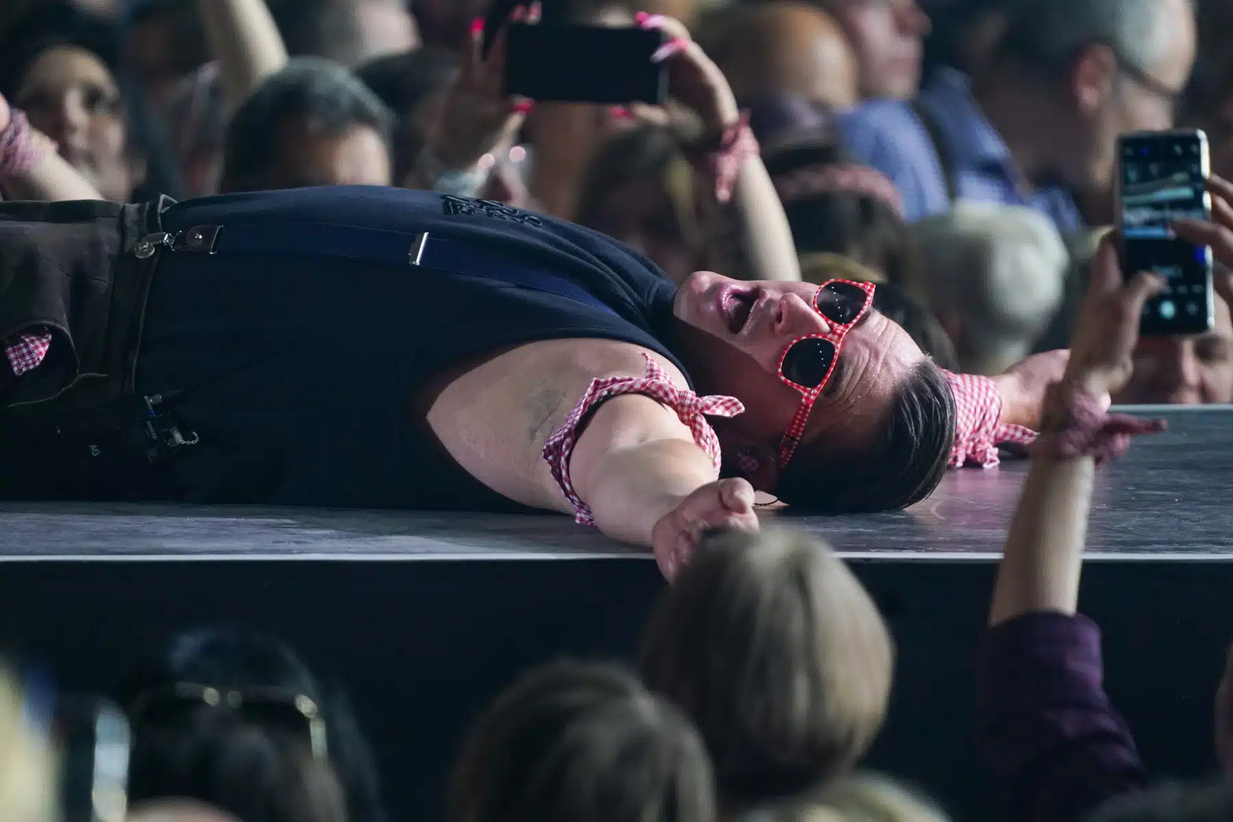 29.04.2023 Andreas Gabalier auf seiner Dirndl Wahnsinn Hulapalu Tour 2023 in der Festhalle Frankfurt. 29.04.2023 Andreas Gabalier auf seiner Dirndl Wahnsinn Hulapalu Tour 2023 in der Festhalle Frankfurt.