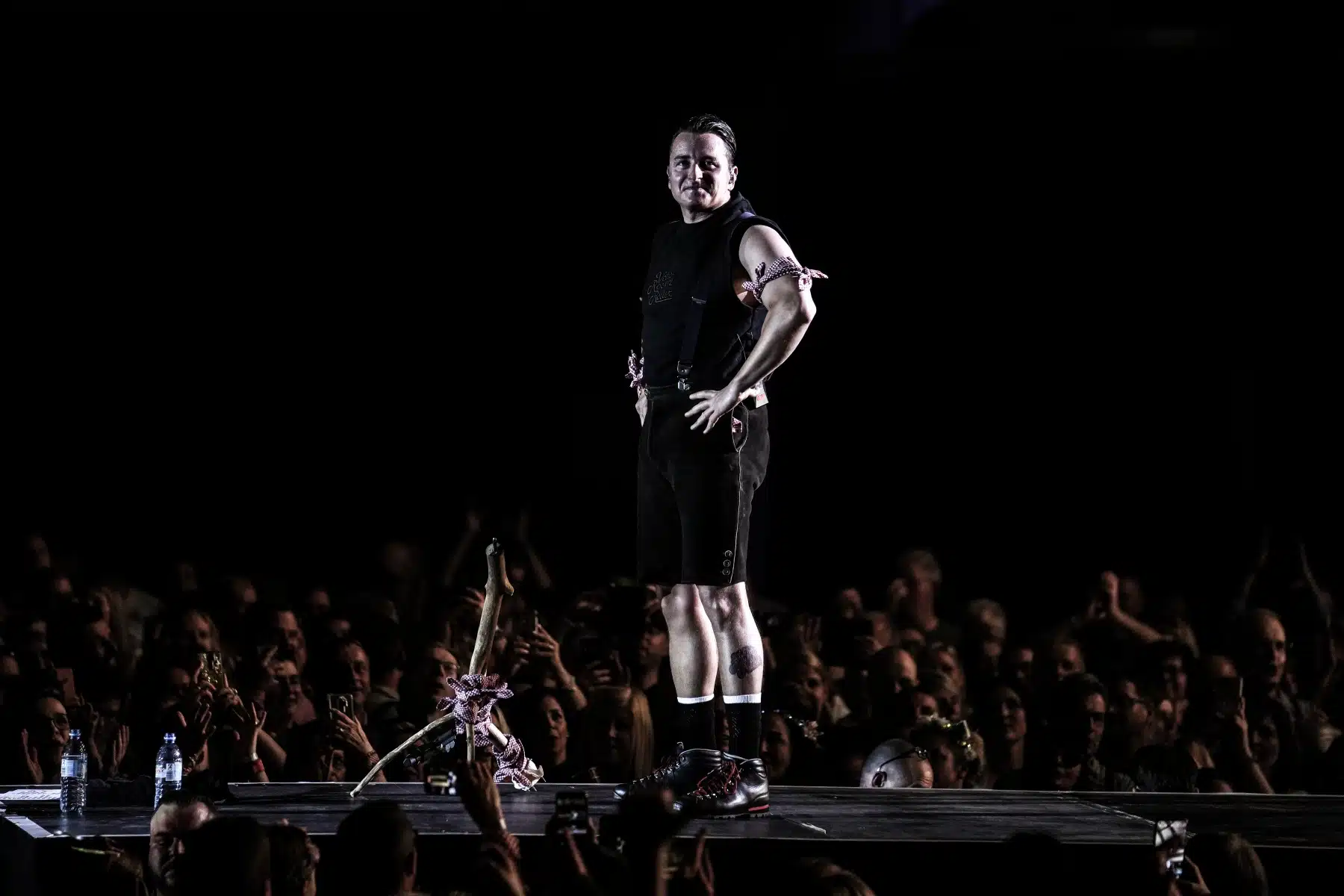 29.04.2023 Andreas Gabalier auf seiner Dirndl Wahnsinn Hulapalu Tour 2023 in der Festhalle Frankfurt. 29.04.2023 Andreas Gabalier auf seiner Dirndl Wahnsinn Hulapalu Tour 2023 in der Festhalle Frankfurt.