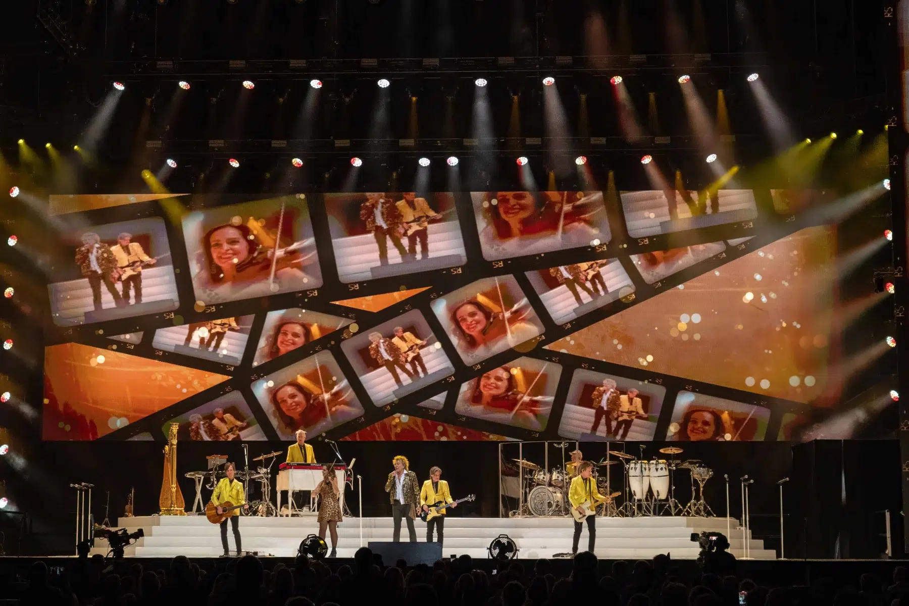 Rod Stewart mit seiner One More Time Tour in der SAP Arena Mannheim.
Foto © by Boris Korpak | bokopictures Rod Stewart mit seiner One More Time Tour in der SAP Arena Mannheim.
Foto © by Boris Korpak | bokopictures
