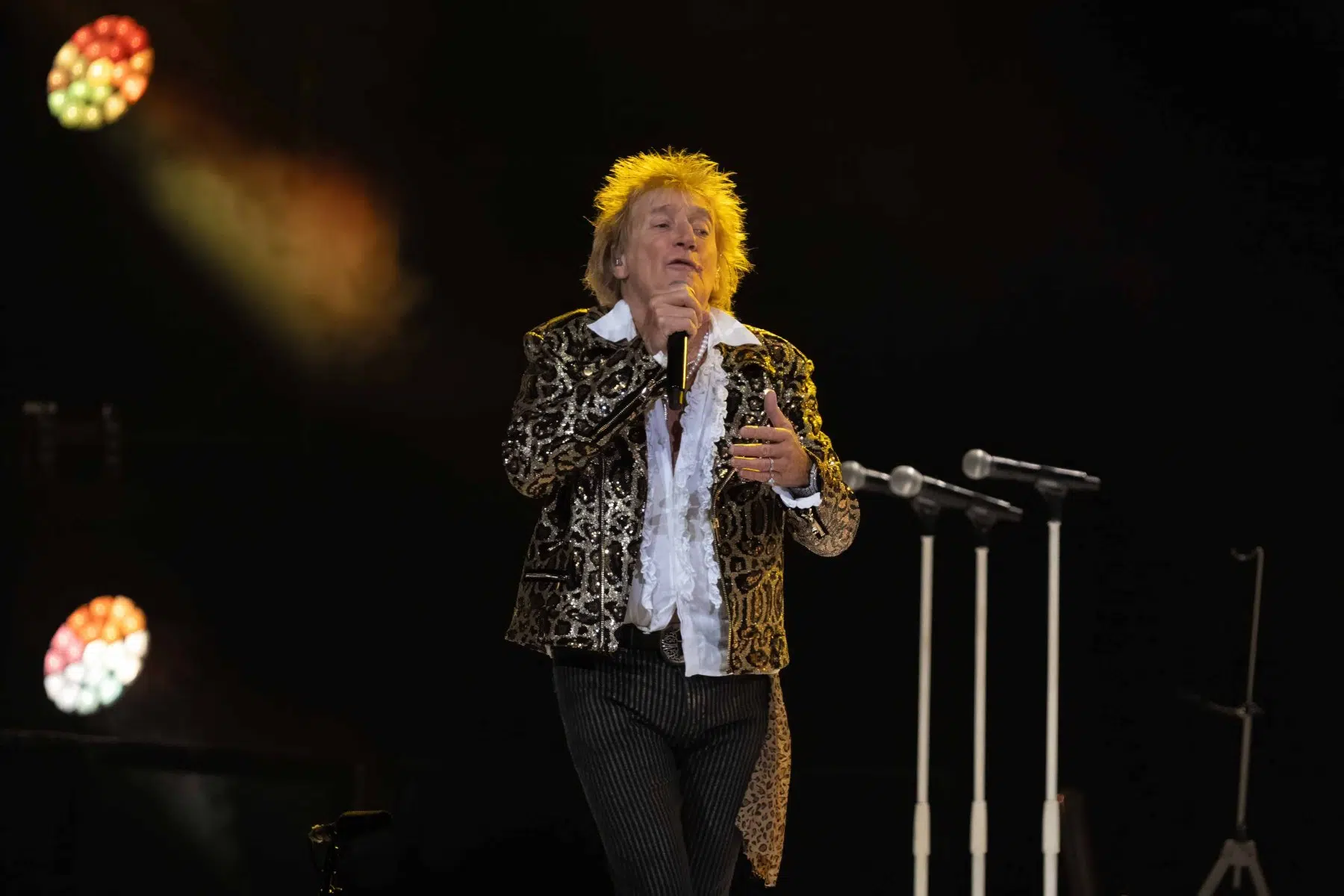 Rod Stewart mit seiner One More Time Tour in der SAP Arena Mannheim.
Foto © by Boris Korpak | bokopictures Rod Stewart mit seiner One More Time Tour in der SAP Arena Mannheim.
Foto © by Boris Korpak | bokopictures
