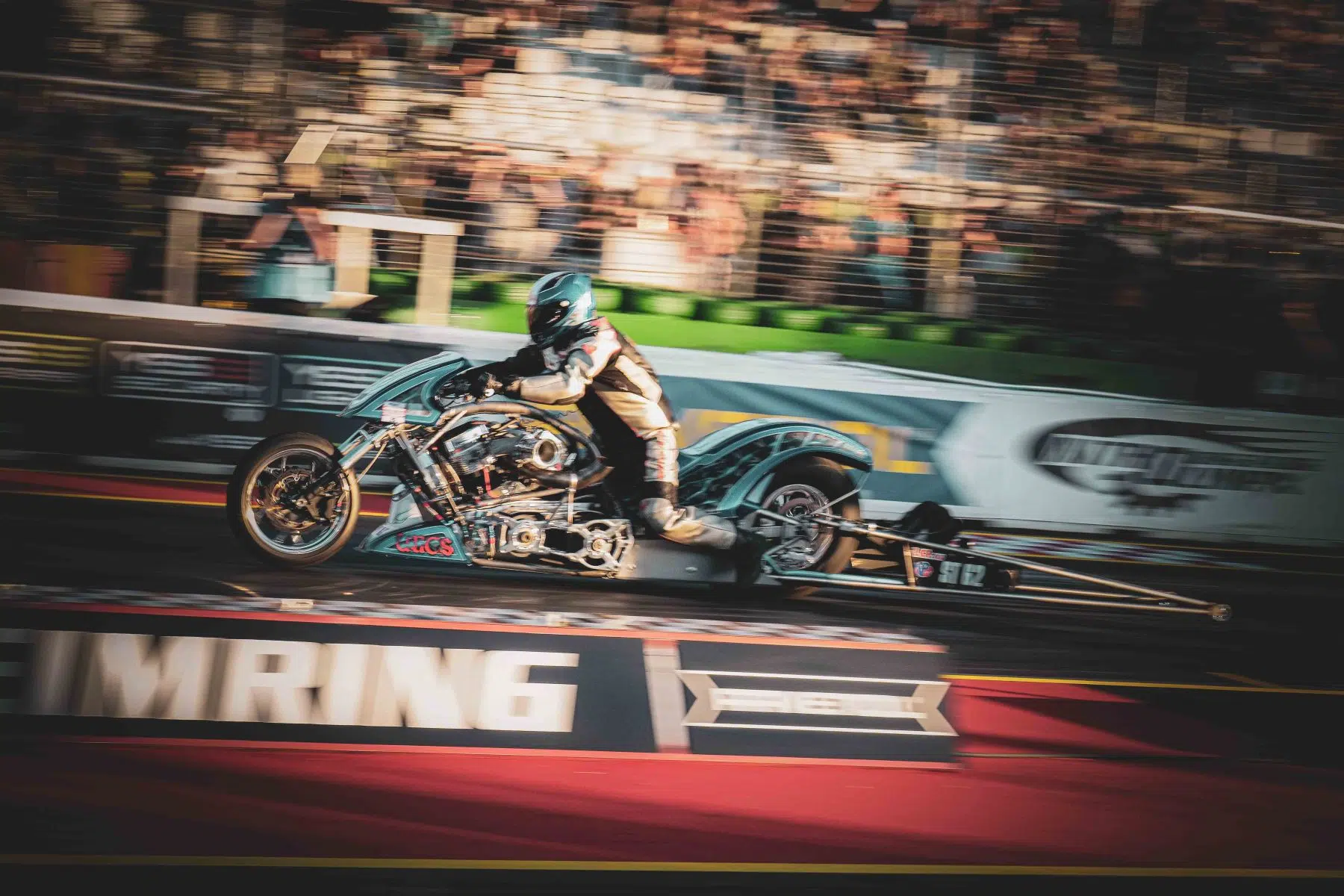 NitrOlympX - Wenn die Luft brennt und das Motodrom zittert auf dem Hockenheimring am 30.08.2025.
Foto © by Boris Korpak/ bokopictures NitrOlympX - Wenn die Luft brennt und das Motodrom zittert auf dem Hockenheimring am 30.08.2025.
Foto © by Boris Korpak/ bokopictures