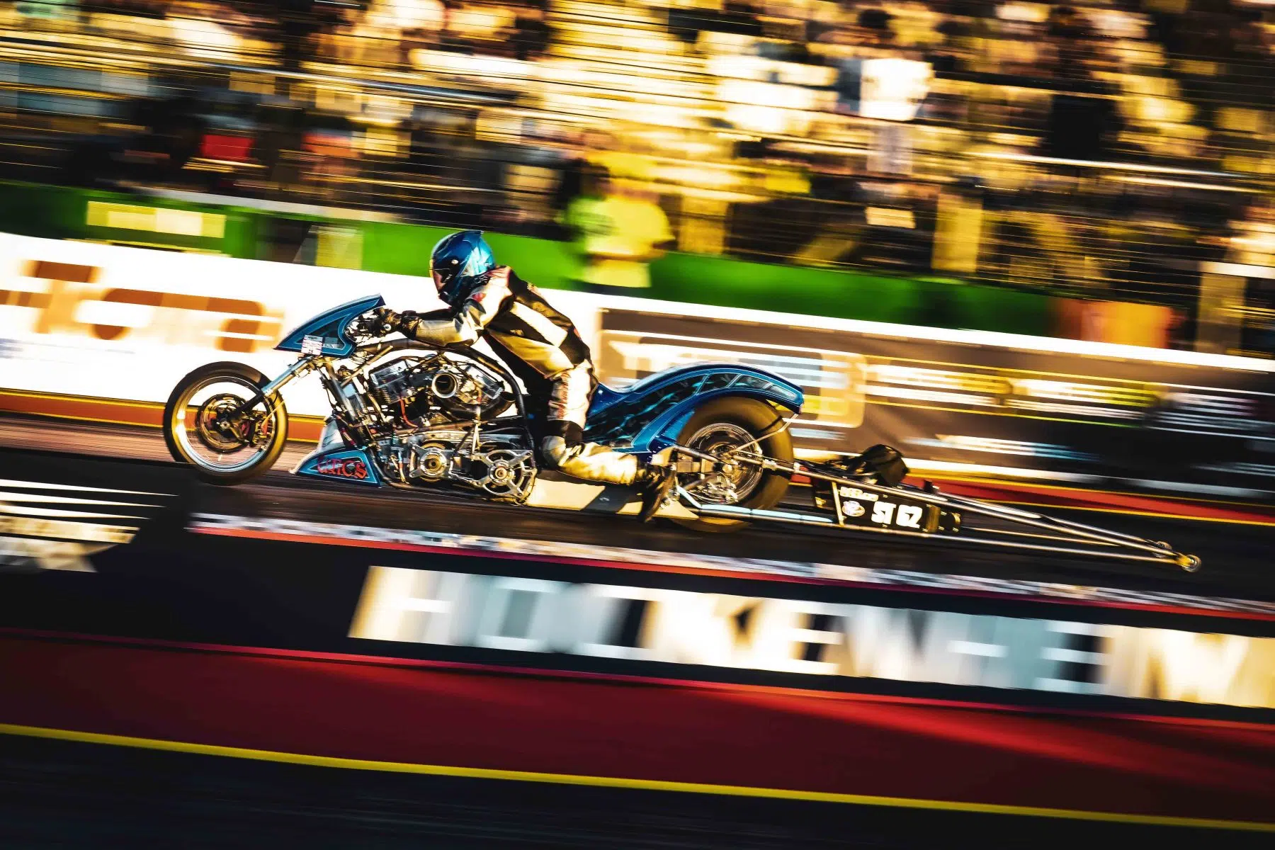 NitrOlympX - Wenn die Luft brennt und das Motodrom zittert auf dem Hockenheimring am 30.08.2025.
Foto © by Boris Korpak/ bokopictures NitrOlympX - Wenn die Luft brennt und das Motodrom zittert auf dem Hockenheimring am 30.08.2025.
Foto © by Boris Korpak/ bokopictures