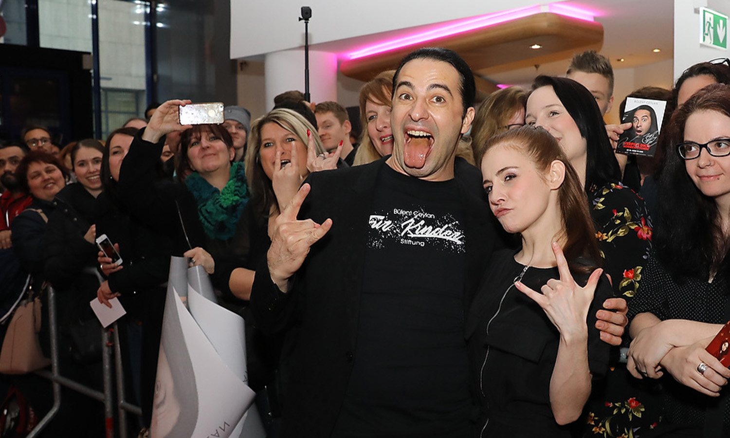 Bülent Ceylan und Josefine Preuß bei der Premiere von Verpiss dich, Schneewittchen im CinemaxX Mannheim.