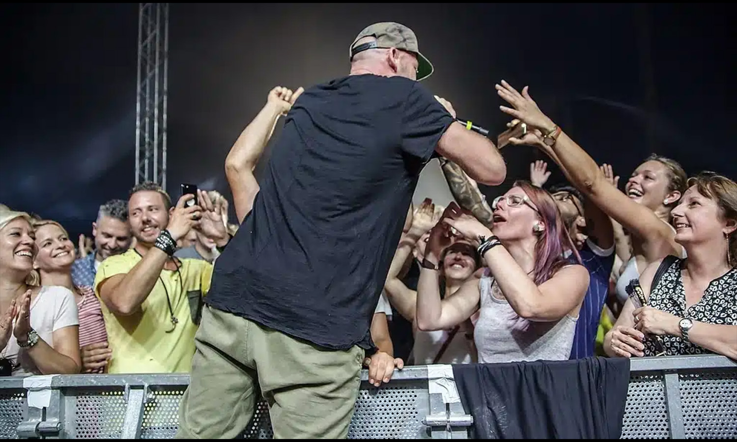 Gentleman bei seinem Reggae-Konzert beim Zeltfestival Rhein-Neckar auf dem Maimarktgelände Mannheim