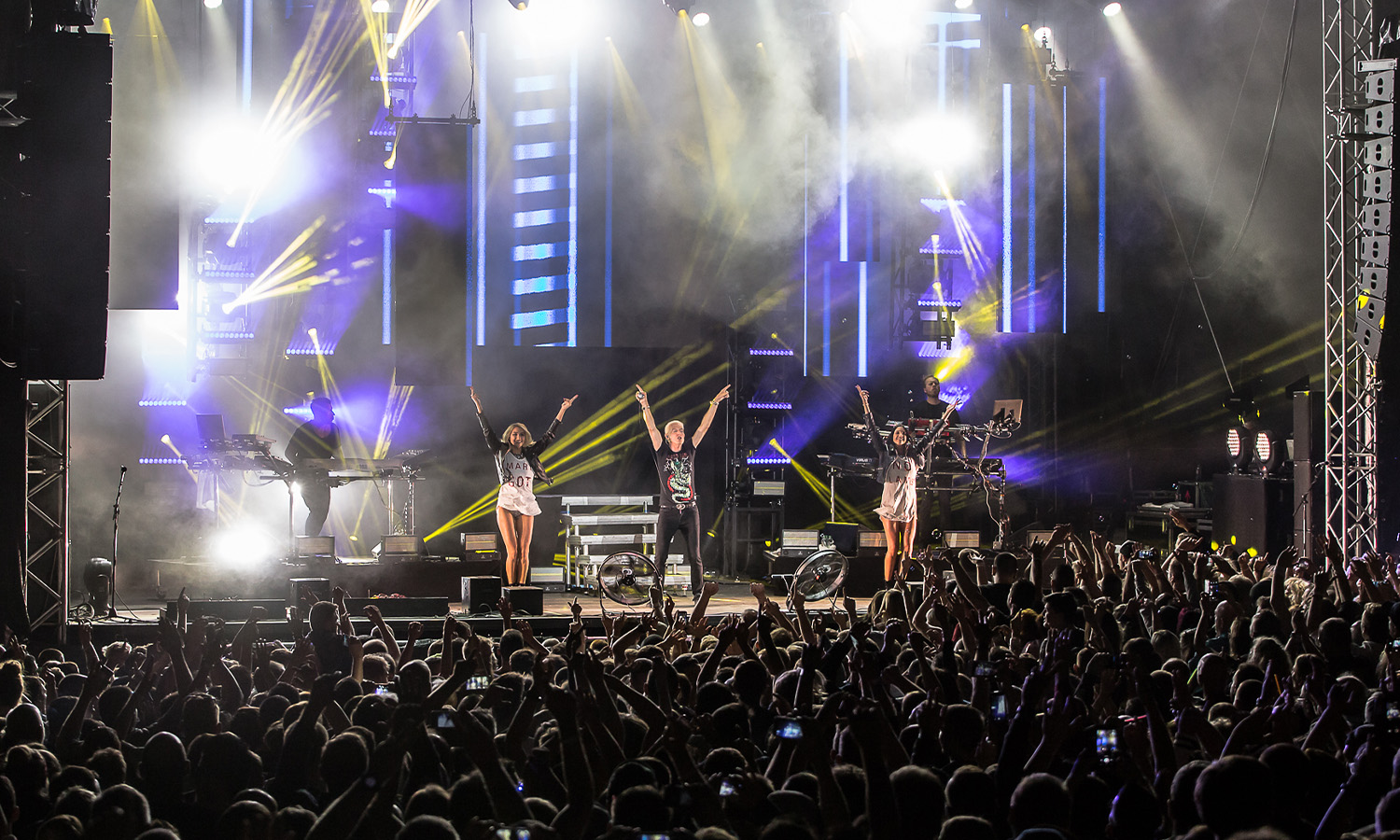 Scooter live beim Gießener Kultursommer mit der „25 Years Wild & Wicked“ Show, spektakulärer Bühnenshow und begeisterten Fans