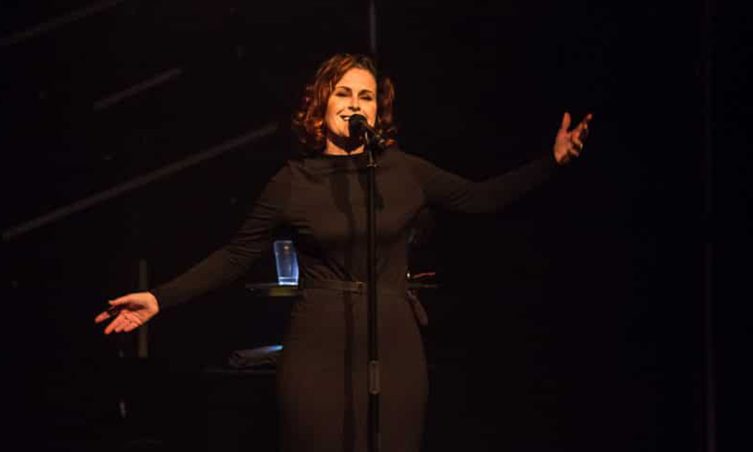 Alison Moyet bei ihrem Konzert in der Batschkapp Frankfurt auf der Bühne