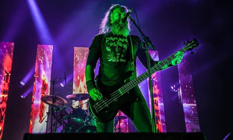 Mastodon bei ihrem Metal-Konzert im Schlachthof Wiesbaden auf der Bühne