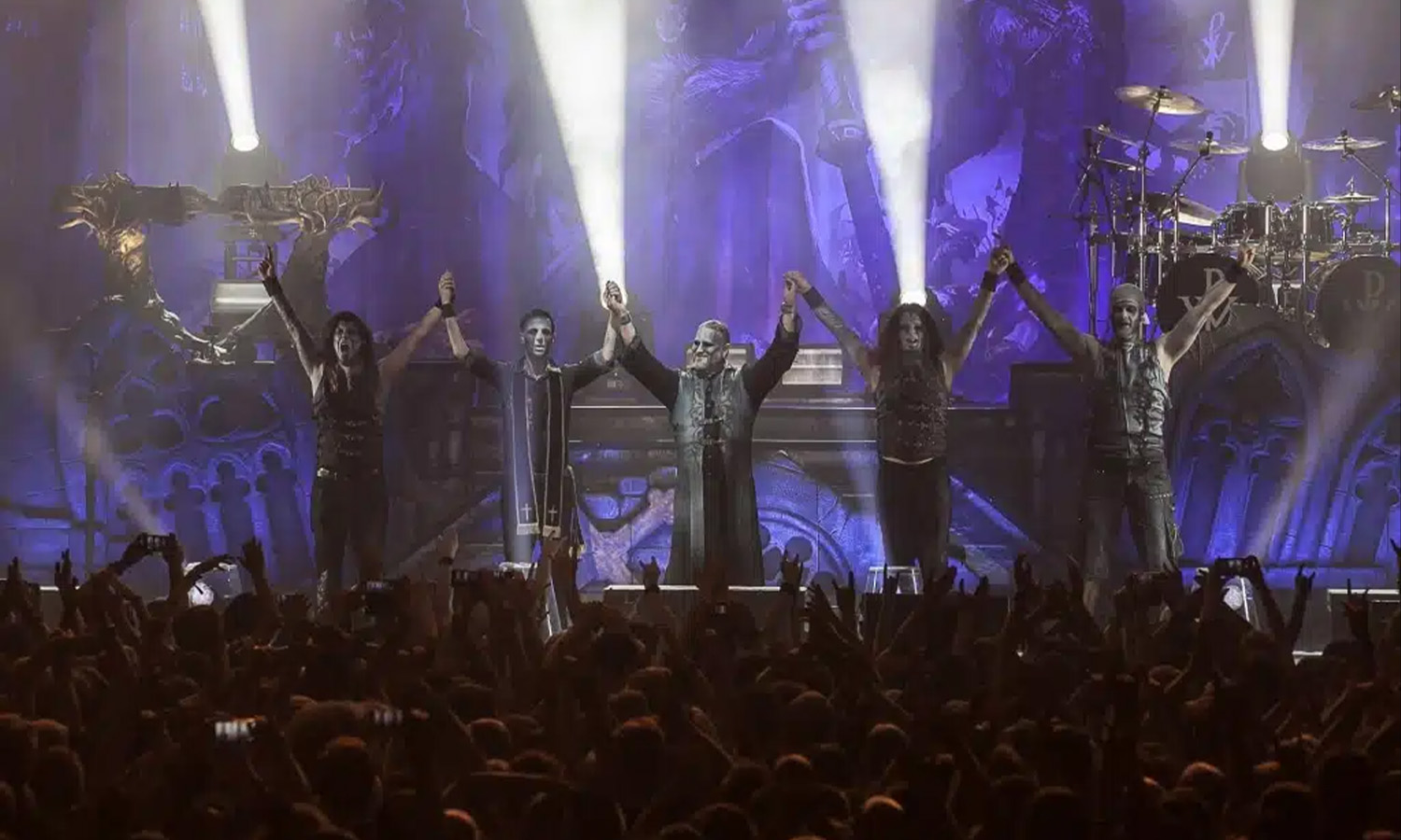 POWERWOLF live beim Zeltfestival Rhein-Neckar in Mannheim mit ihrer aufwendig inszenierten Metal-Show