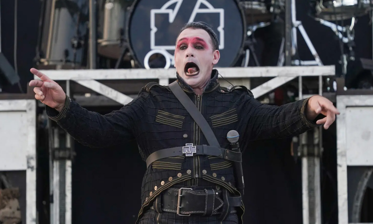 Völkerball live am 23. Juli 2020 beim CARStival auf dem Maimarktgelände Mannheim