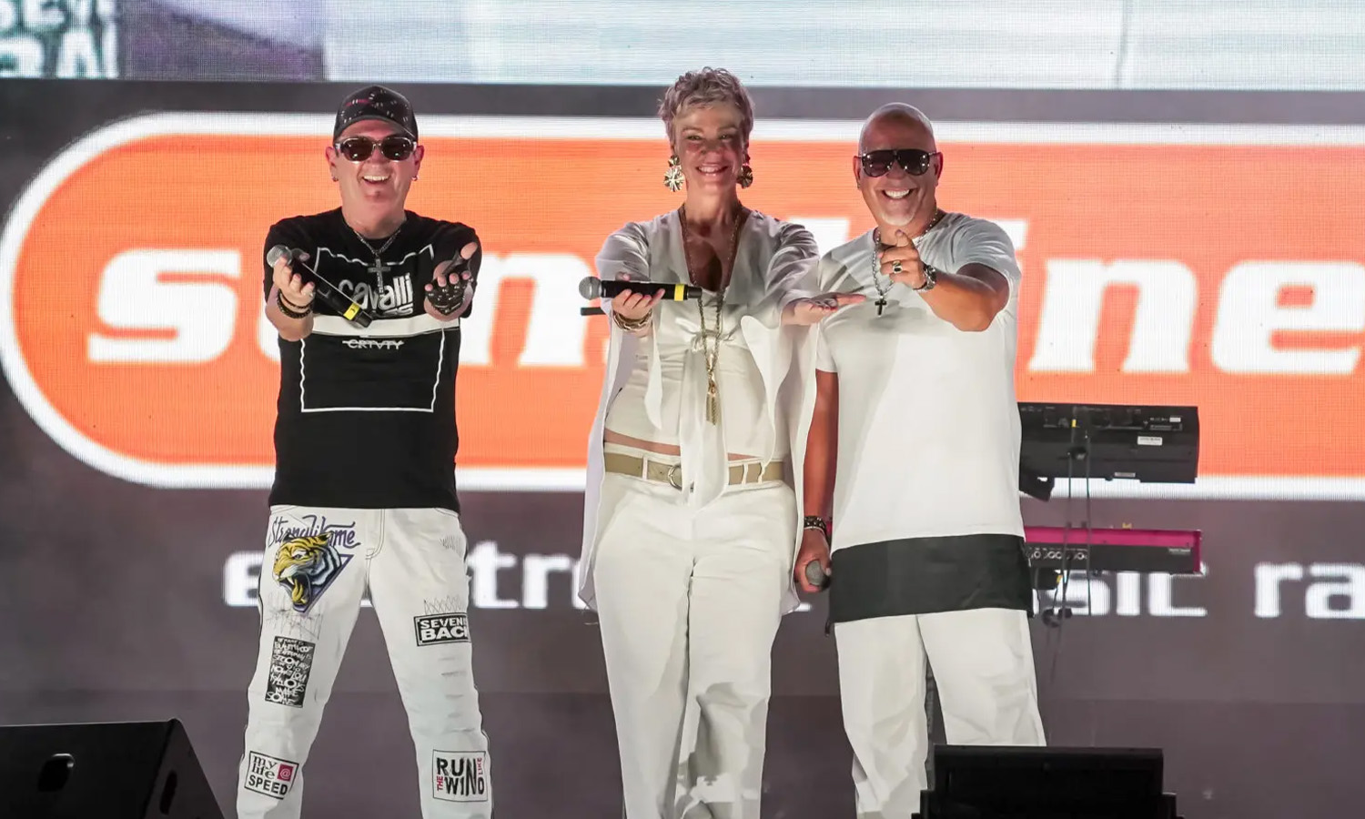 Sunshine Live Die 90er Live on Stage beim CARStival Mannheim 2020
