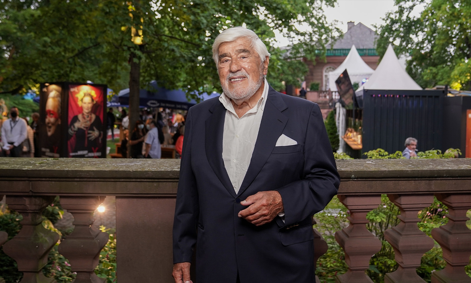 Barbara Colceriu erhält 2021 bei den Nibelungen-Festspielen Worms den Mario-Adorf-Preis