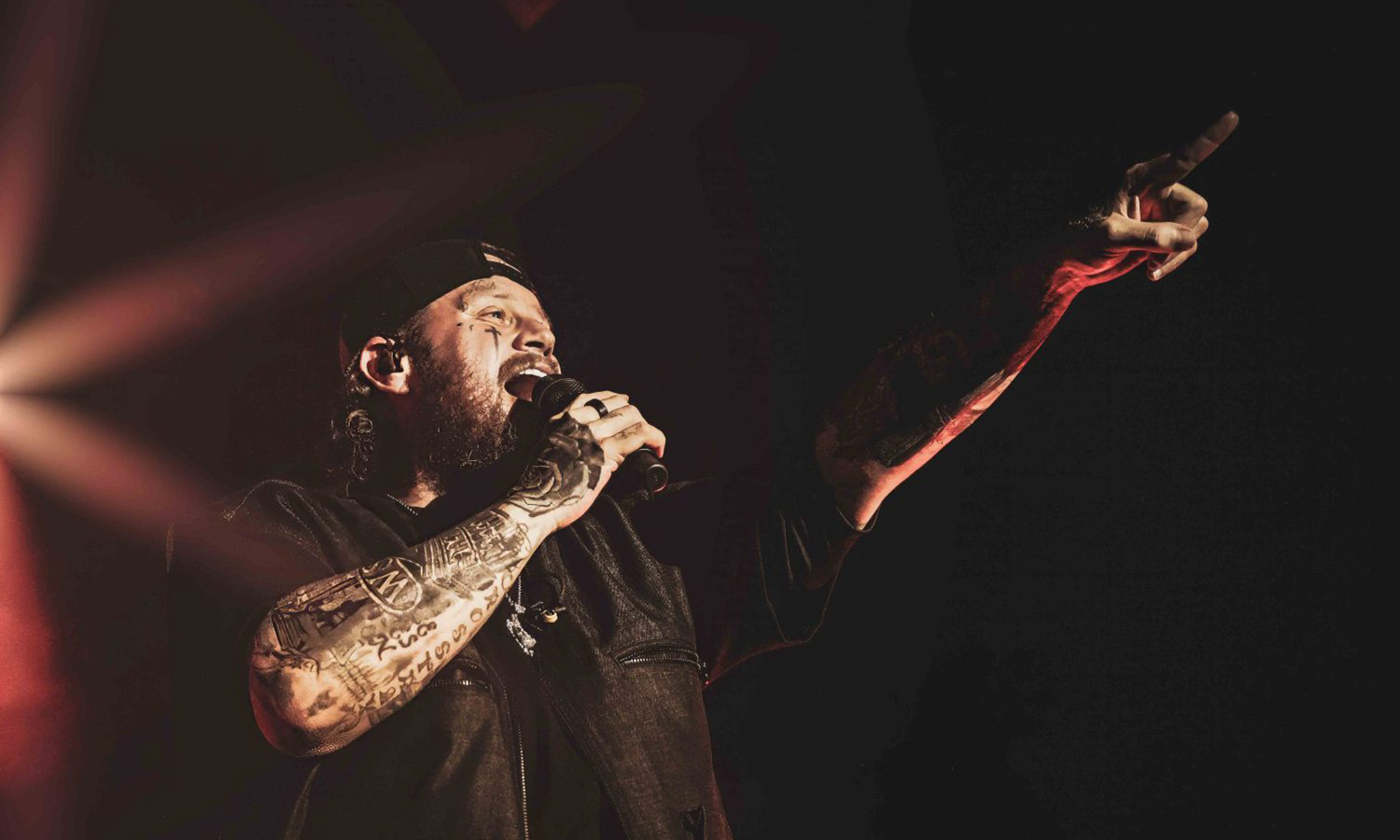 Jelly Roll live in Frankfurt bei der „Big Ass Stadium Tour“ mit emotionaler Performance, großer Bühnenshow und begeisterten Fans