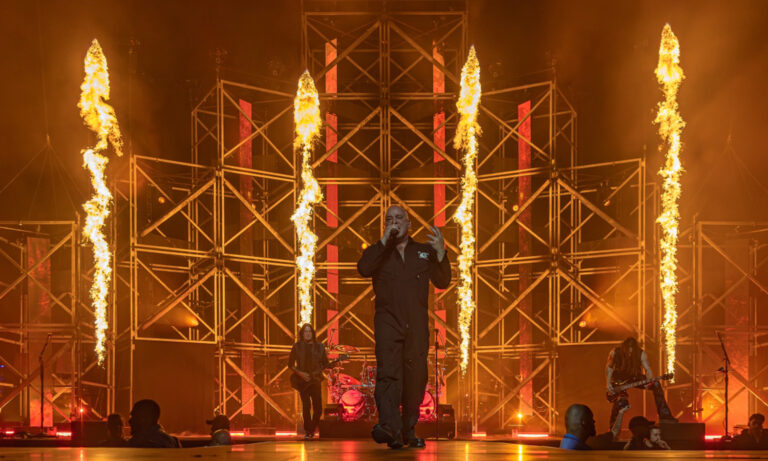 Disturbed und Megadeth live im PSD Bank Dome Düsseldorf mit kraftvoller Metal-Show, intensiver Bühnenperformance und begeisterten Fans