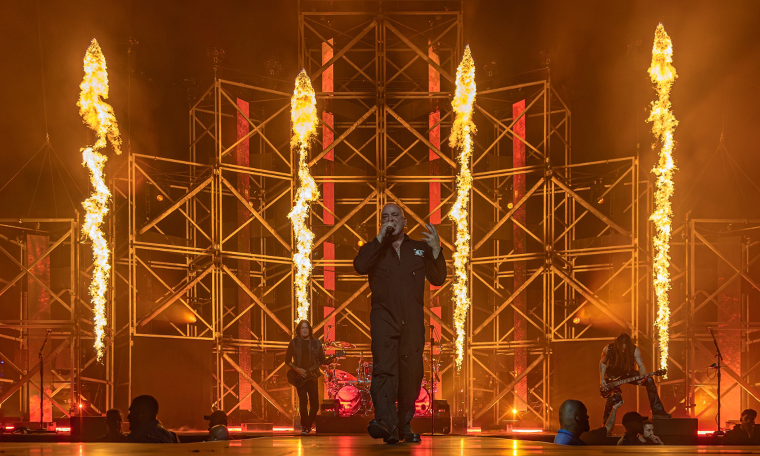 Disturbed und Megadeth live im PSD Bank Dome Düsseldorf mit kraftvoller Metal-Show, intensiver Bühnenperformance und begeisterten Fans