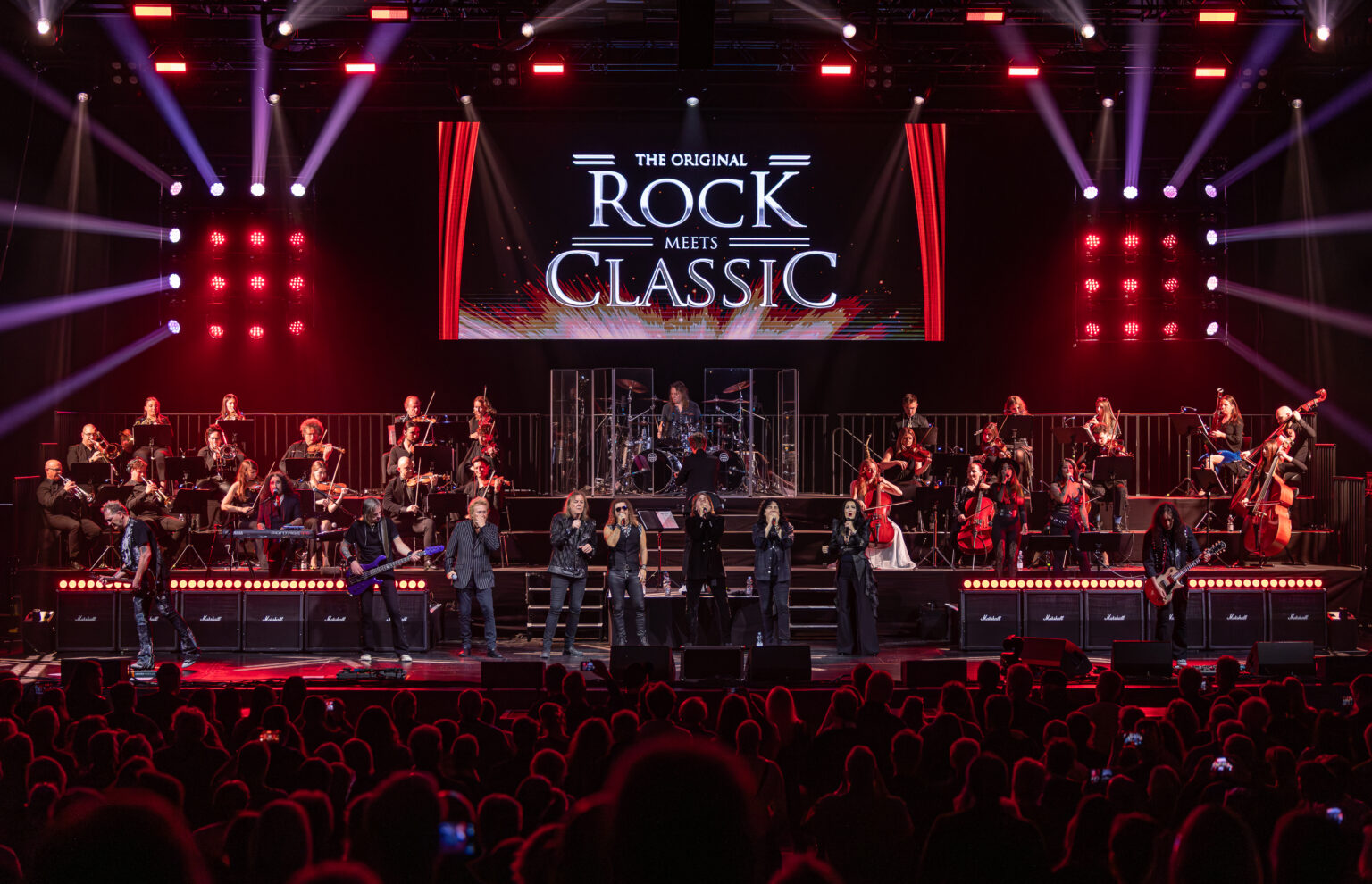 Rock Meets Classics live in Frankfurt mit Rocklegenden, Orchesterklängen, großer Bühnenshow und begeistertem Publikum