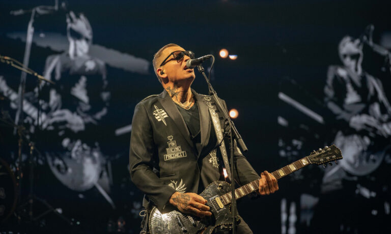 Frei.Wild live bei der „Immer unter Feuer“ Tour in Frankfurt mit energiegeladener Bühnenperformance und begeisterten Fans