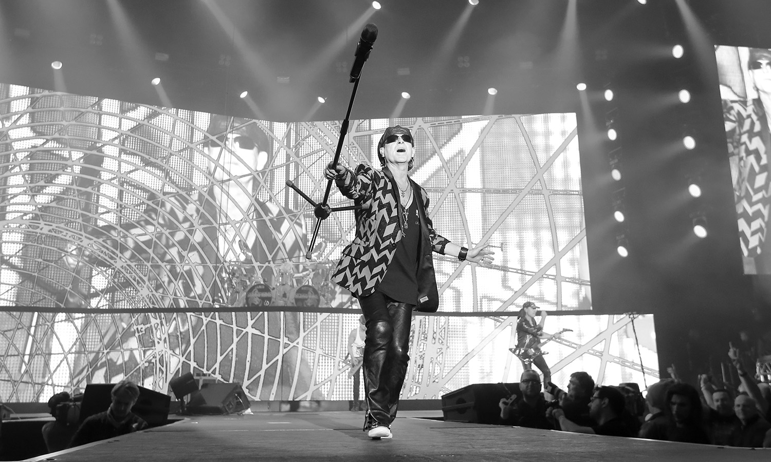Klaus Meine und die Scorpions am 19. März 2016 während der 50th Anniversary World Tour in der SAP Arena Mannheim