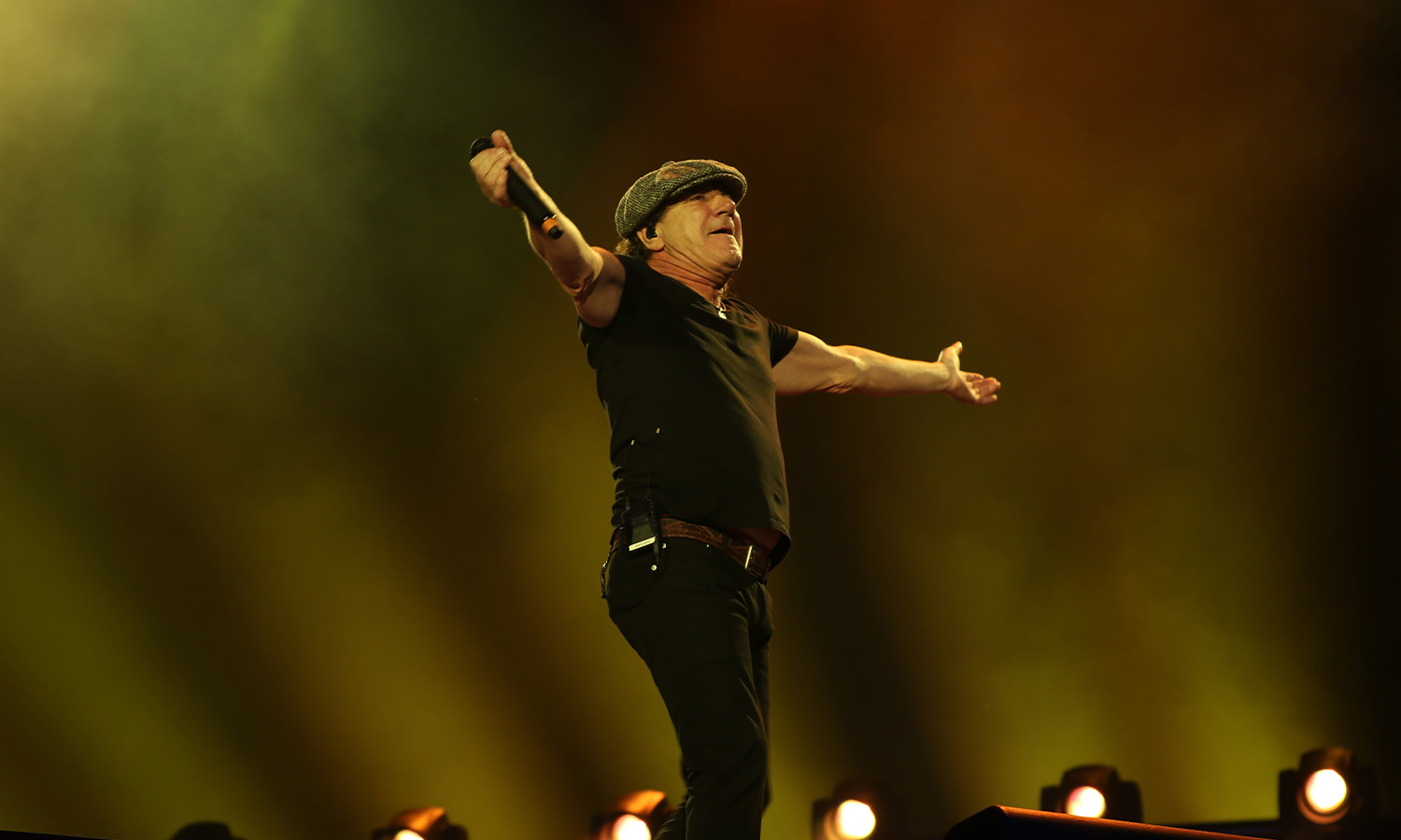 Angus Young und Brian Johnson von AC/DC am 16. Mai 2015 live vor 105.000 Fans auf dem Hockenheimring