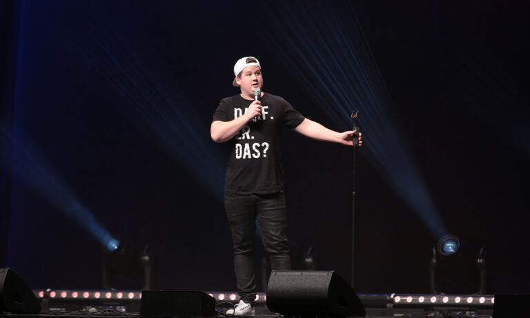Chris Tall bei „Selfie von Mutti!“ am 14. Januar 2017 vor 8.000 Zuschauern in der SAP Arena Mannheim