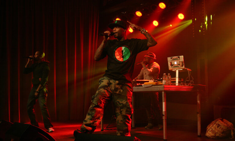 dead prez in Mannheim am 3. Februar 2014 live auf der Bühne der Alten Seilerei