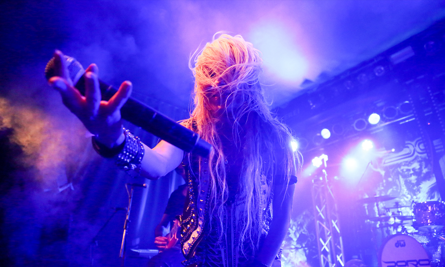 Doro Pesch am 30. November 2014 live während ihrer Jubiläumstour in der Alten Seilerei Mannheim