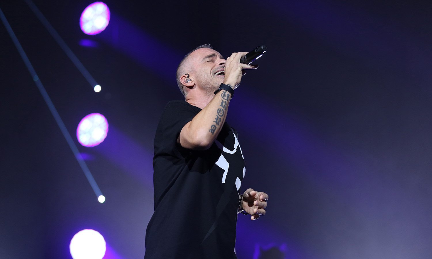 Eros Ramazzotti am 24. Oktober 2015 während der Perfetto World Tour live in der SAP Arena Mannheim