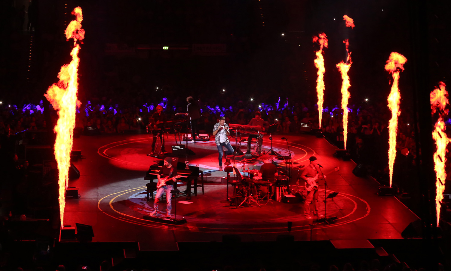 Hartmut Engler mit PUR am 12. Dezember 2015 auf der Centerstage in der ausverkauften SAP Arena Mannheim