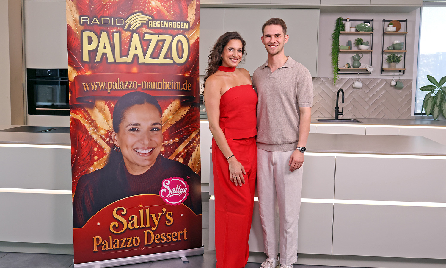 Sally präsentiert ihre exklusive Dessertkreation für die neue PALAZZO-Saison