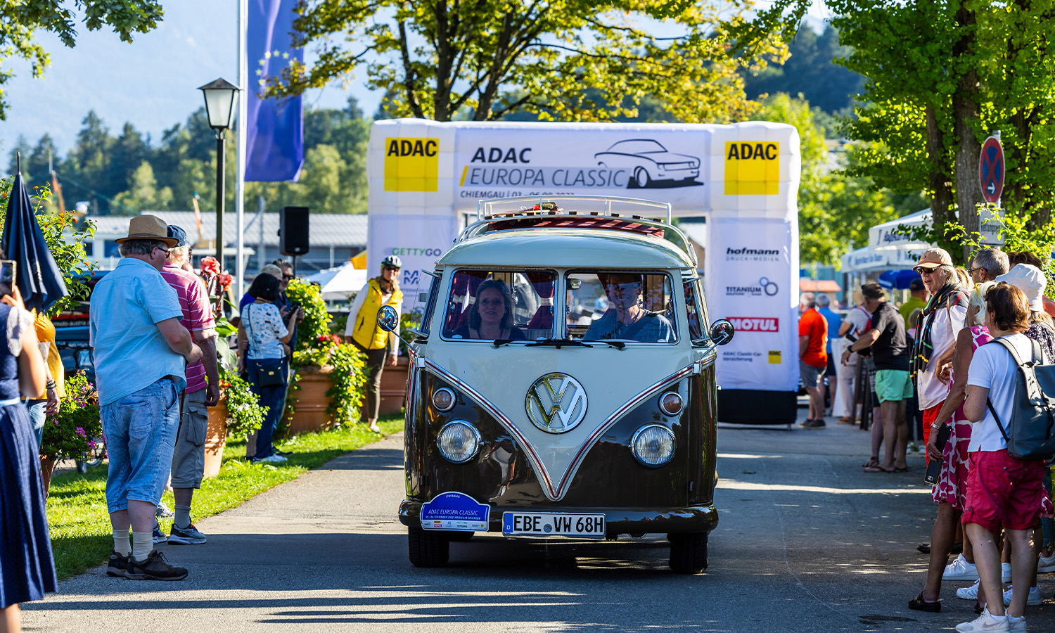 Historische Fahrzeuge bei der ADAC Europa Classic 2026 in Oberbayern mit Auftakt beim US-Car-Festival