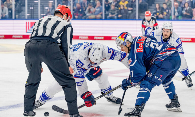 Spielszene zwischen dem EHC Red Bull München und den Adler Mannheim am 18. September 2026 im SAP Garden München